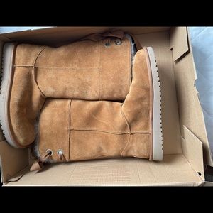 never worn before ugg’s in box
